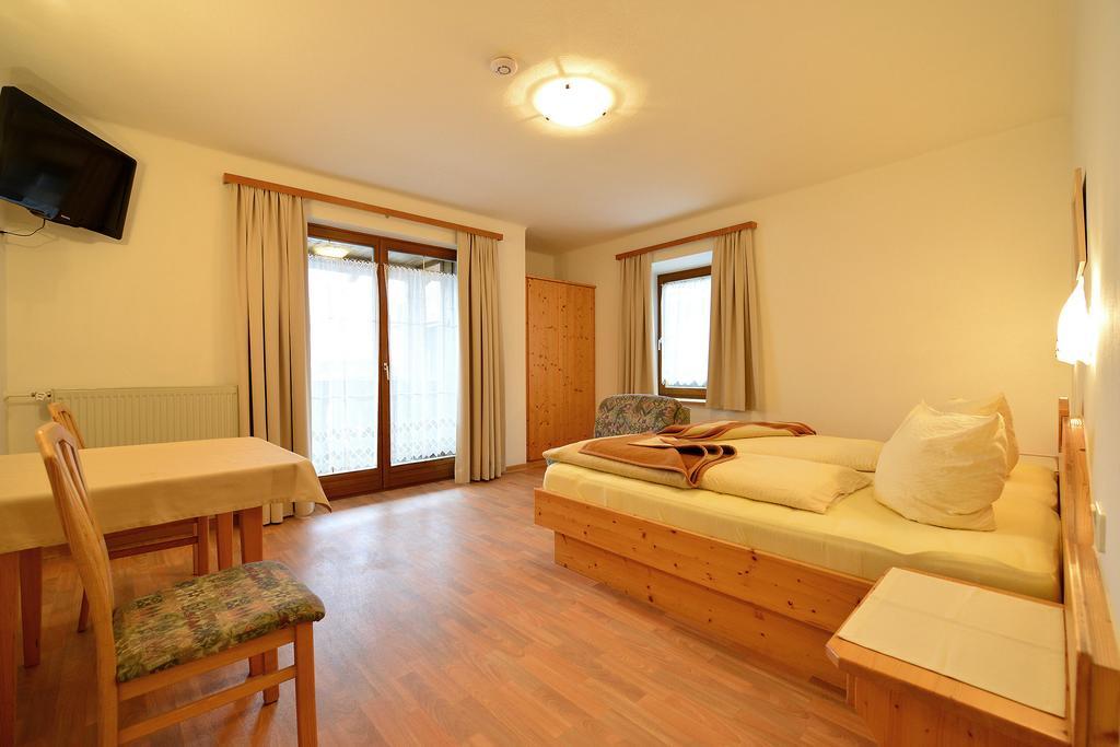 Ferienwohnungen Plattner Weissensee Room photo