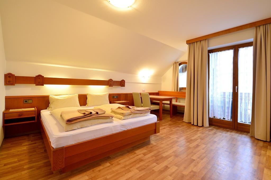 Ferienwohnungen Plattner Weissensee Room photo