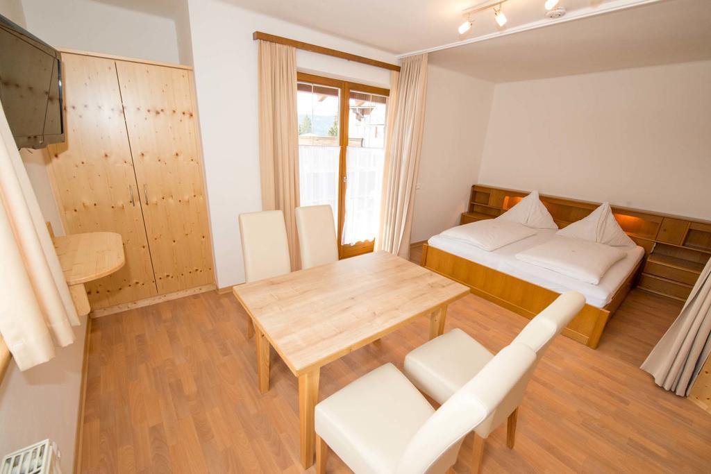 Ferienwohnungen Plattner Weissensee Room photo