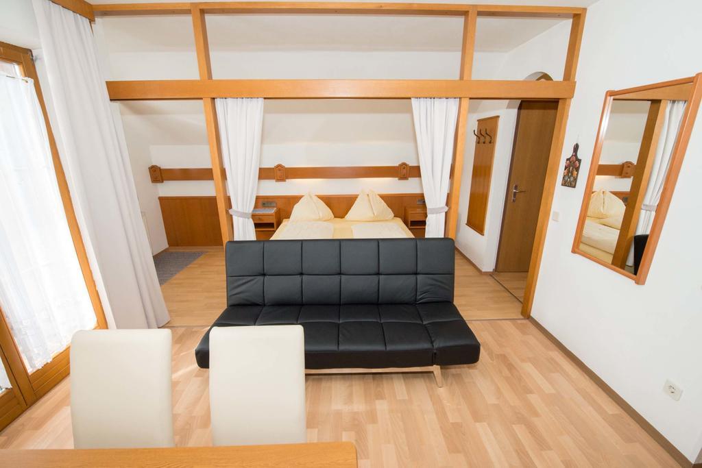 Ferienwohnungen Plattner Weissensee Room photo