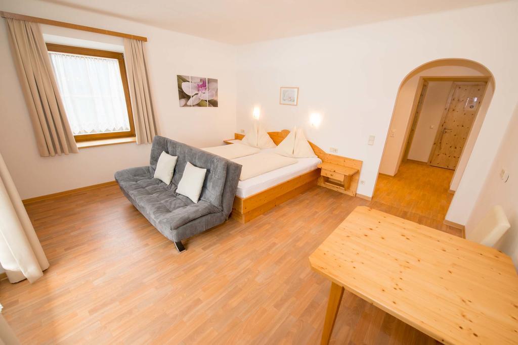 Ferienwohnungen Plattner Weissensee Room photo
